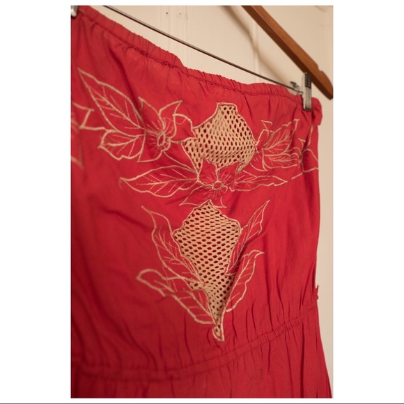 STRAPLESS DRESS - BOLD, EMBROIDERED & SUMMERY - Picture 3 of 6